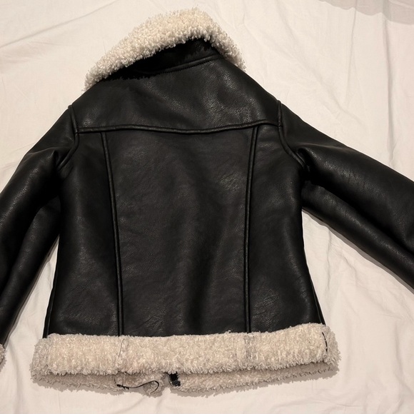 VGUC H&M Faux Leather Faux Wool Stylish Black and White Jacket, Unisex (6-7 yrs) - Picture 7 of 14